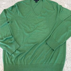 Banana Republic V-Neck Sweater in Vibrant Green Silk and Cashmere-XL